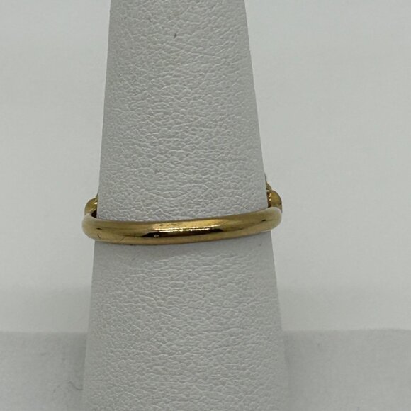 Vintage Cameo Ring Resin with18KT Gold Electroplate Intricate Floral Size 7 - Picture 6 of 14